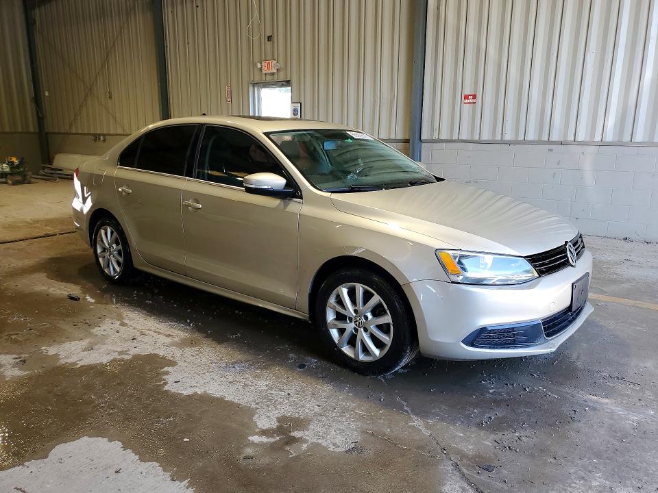 63680586 :رقم المزاد ، 3VWD17AJ5EM235106 vin ، 2014 Volkswagen Jetta مزاد بيع