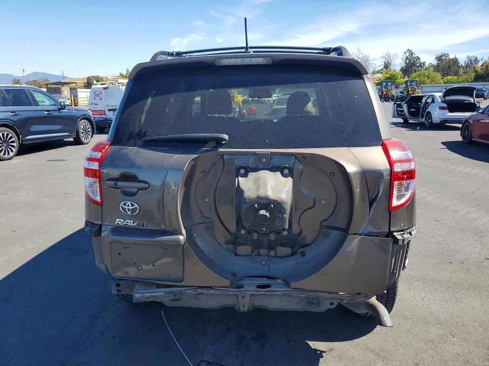 63525406 :رقم المزاد ، 2T3YF4DV3BW081721 vin ، 2011 Toyota Rav4 مزاد بيع