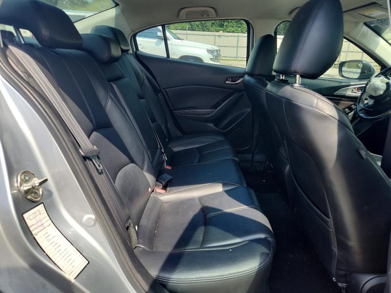 Продаж на аукціоні авто 2018 Mazda 3, vin: 3MZBN1V36JM201108, номер лоту: 64134156