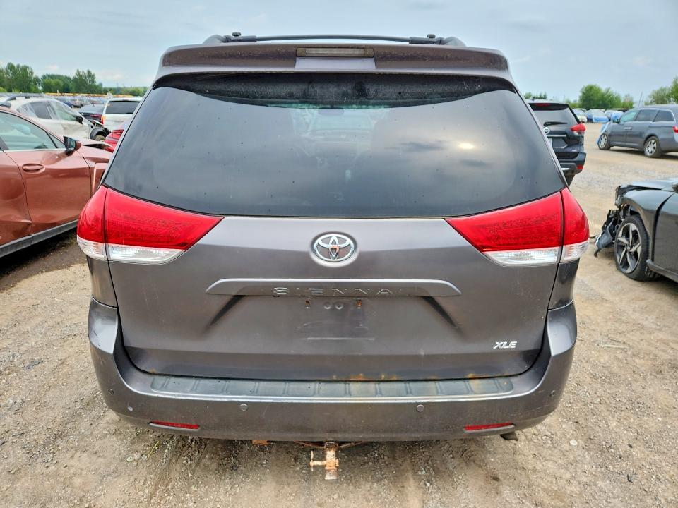 Продажа на аукционе авто 2013 Toyota Sienna, vin: 5TDYK3DC1DS281814, номер лота: 64781896