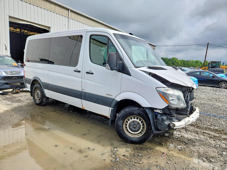 64437816 :رقم المزاد ، 8BRPE7DD8GE123238 vin ، 2016 Mercedes-benz Sprinter مزاد بيع