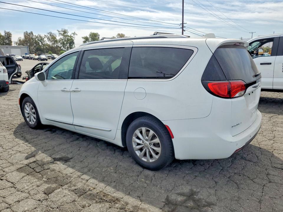 Продажа на аукционе авто 2018 Chrysler Pacifica, vin: 2C4RC1BGXJR110558, номер лота: 65938326