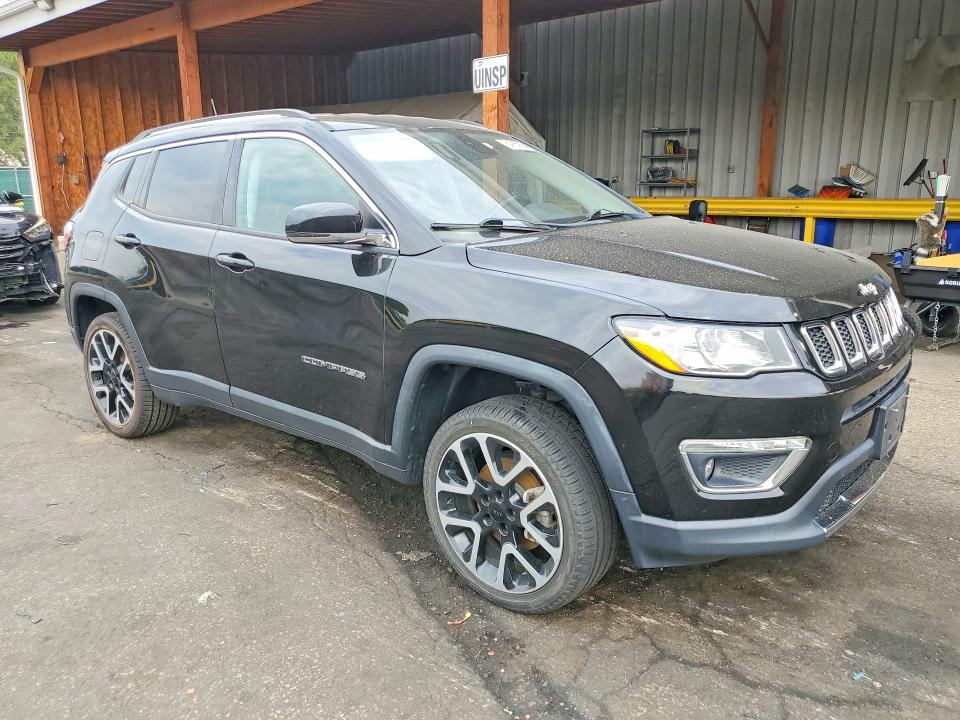64765926 :رقم المزاد ، 3C4NJDCB9JT258982 vin ، 2018 Jeep Compass مزاد بيع