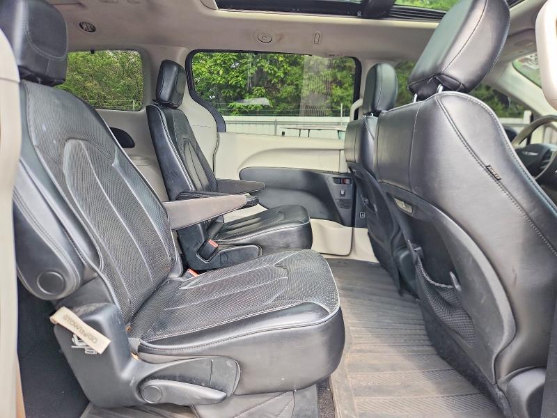 64447966 :رقم المزاد ، 2C4RC1GG0JR273986 vin ، 2018 Chrysler Pacifica مزاد بيع
