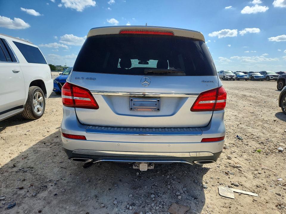 64070436 :رقم المزاد ، 4JGDF6EE0HA943806 vin ، 2017 Mercedes-benz Gls مزاد بيع