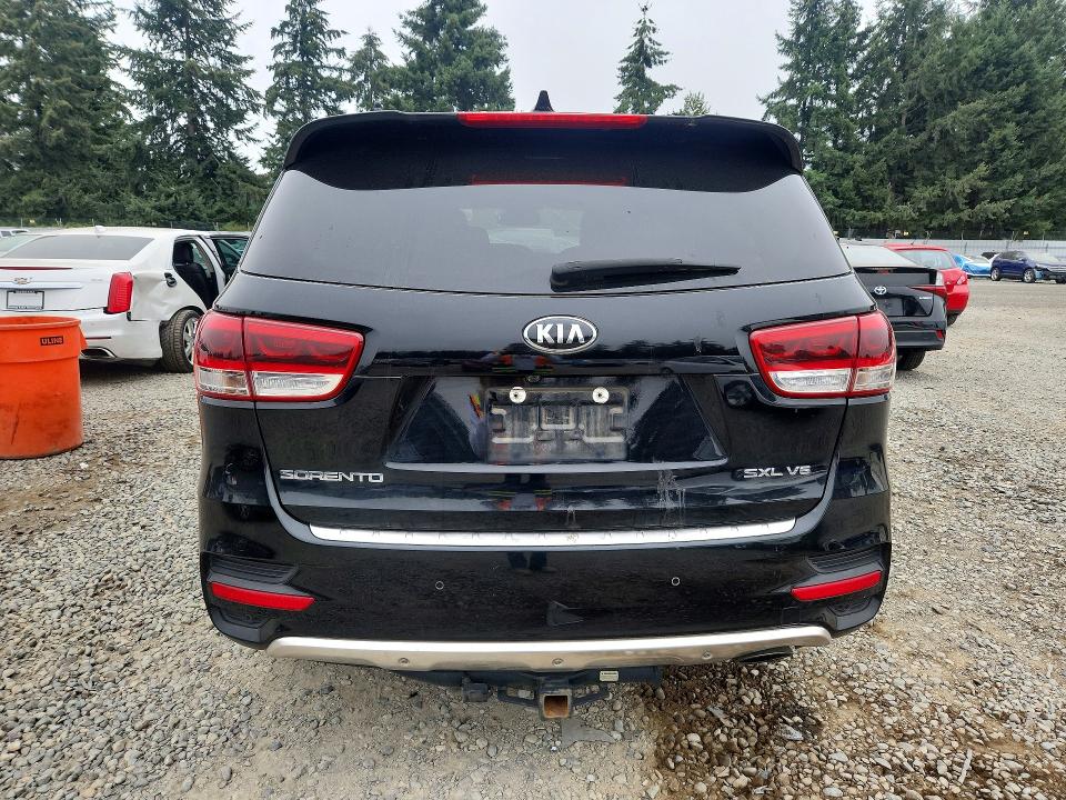 65389486 :رقم المزاد ، 5XYPKDA5XHG229141 vin ، 2017 Kia Sorento مزاد بيع