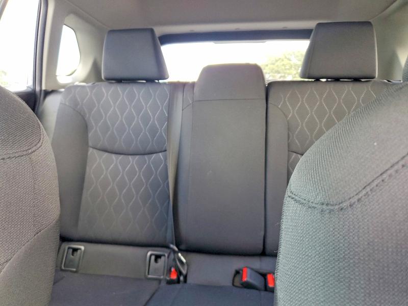 64638286 :رقم المزاد ، 7MUCAAAG0SV136176 vin ، 2025 Toyota Corolla Cross مزاد بيع