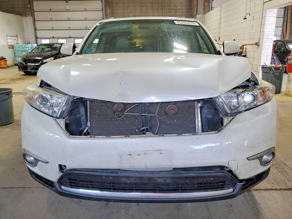 Продажа на аукционе авто 2013 Toyota Highlander, vin: 5TDBK3EH0DS231230, номер лота: 65293076