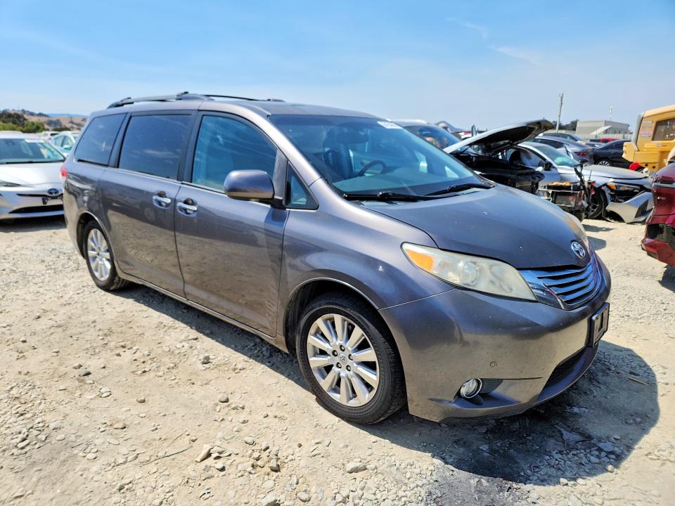 2011 Toyota Sienna მანქანა იყიდება აუქციონზე, vin: 5TDDK3DCXBS022895, აუქციონის ნომერი: 64154366
