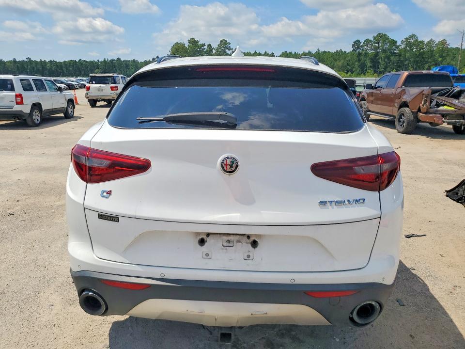 Продаж на аукціоні авто 2018 Alfa Romeo Stelvio, vin: ZASFAKNN6J7C10688, номер лоту: 64678216