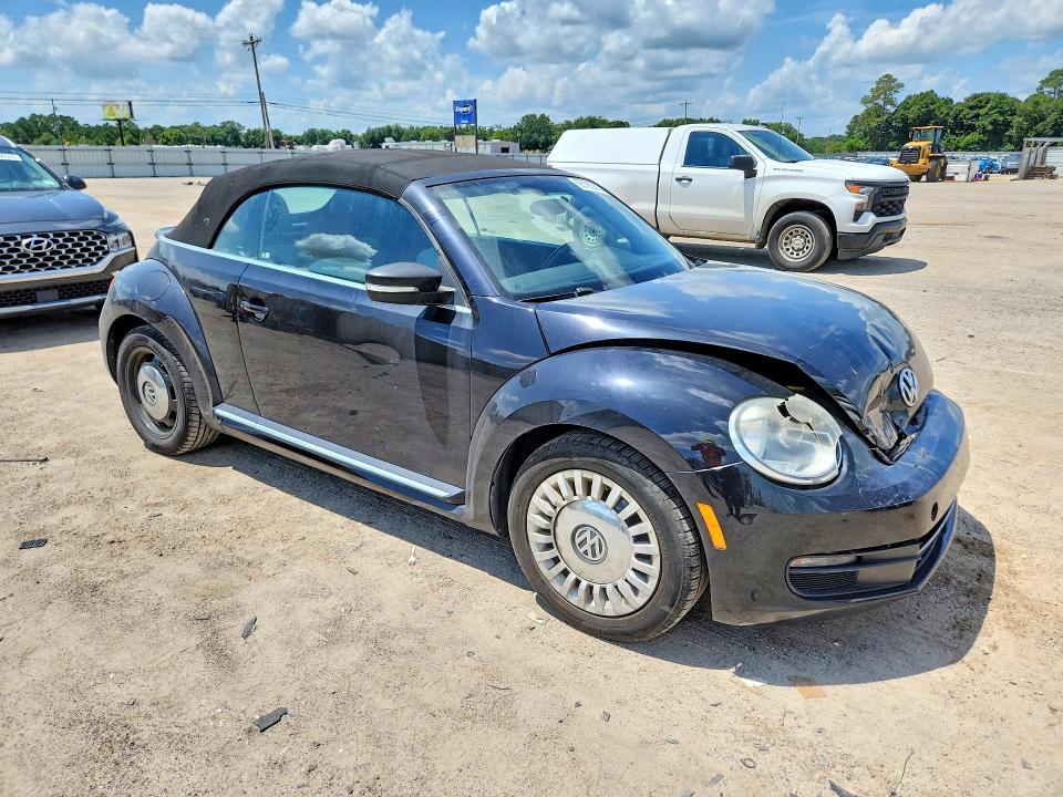 2015 Volkswagen Beetle მანქანა იყიდება აუქციონზე, vin: 3VW517AT6FM808361, აუქციონის ნომერი: 65185976