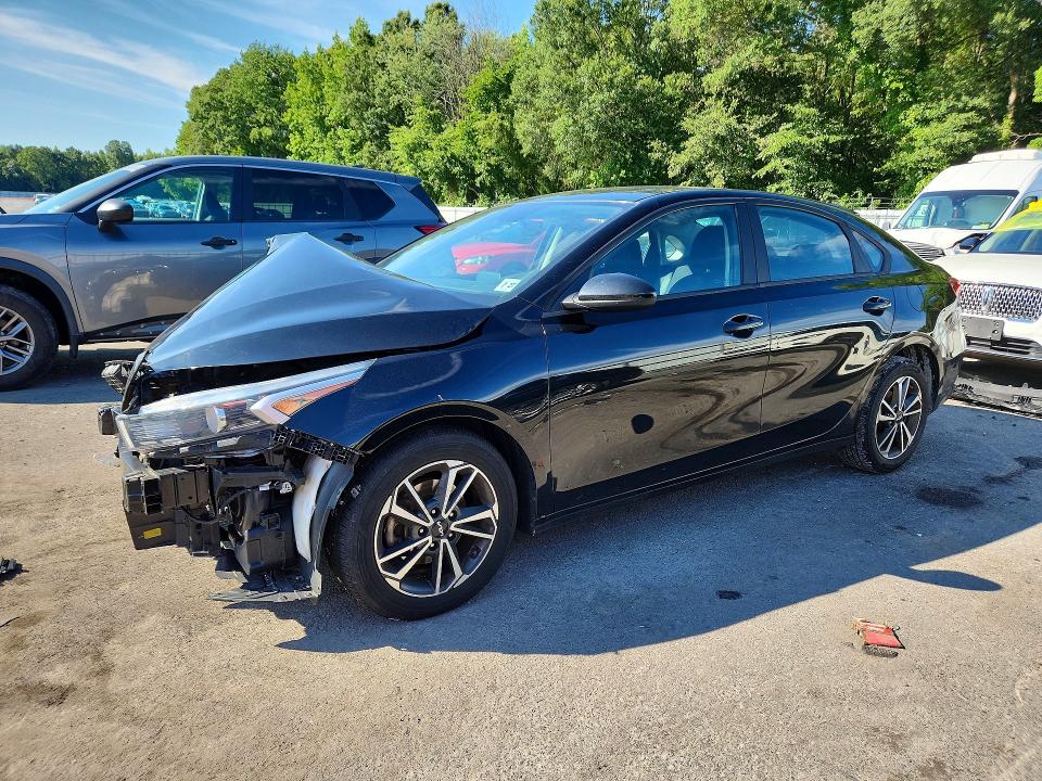 2022 Kia Forte მანქანა იყიდება აუქციონზე, vin: 3KPF24AD6NE503656, აუქციონის ნომერი: 63947446