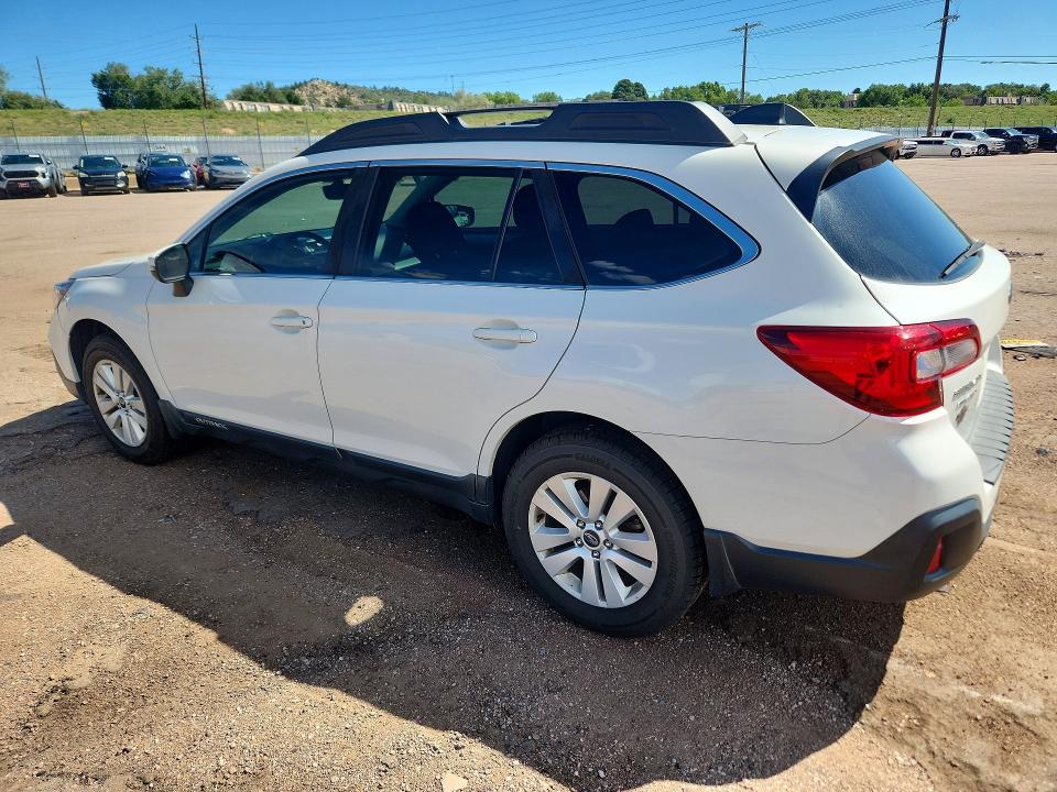 60582326 :رقم المزاد ، 4S4BSAHC2J3352502 vin ، 2018 Subaru Outback مزاد بيع
