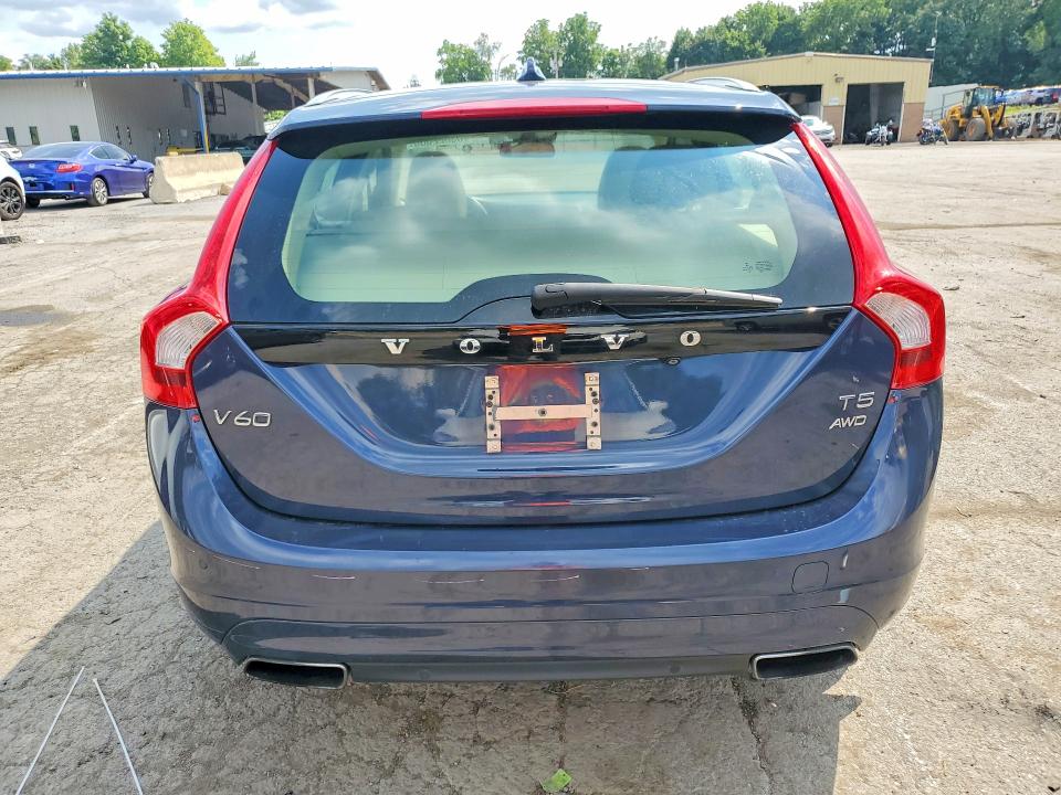 65322606 :رقم المزاد ، YV1612SC0F1189076 vin ، 2015 Volvo V60 مزاد بيع