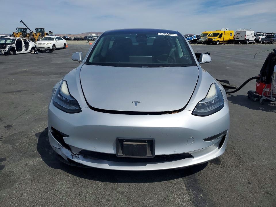 66039366 :رقم المزاد ، 5YJ3E1EA2JF016676 vin ، 2018 Tesla Model 3 مزاد بيع