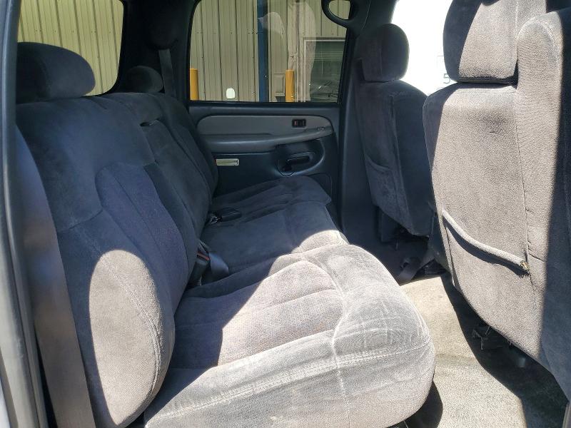 2000 Chevrolet Suburban მანქანა იყიდება აუქციონზე, vin: 3GNFK16T5YG155203, აუქციონის ნომერი: 66830936