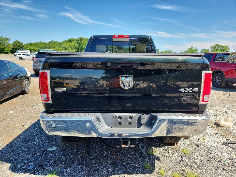 63646926 :رقم المزاد ، 3C6UR5FL2HG562387 vin ، 2017 Ram 2500 مزاد بيع