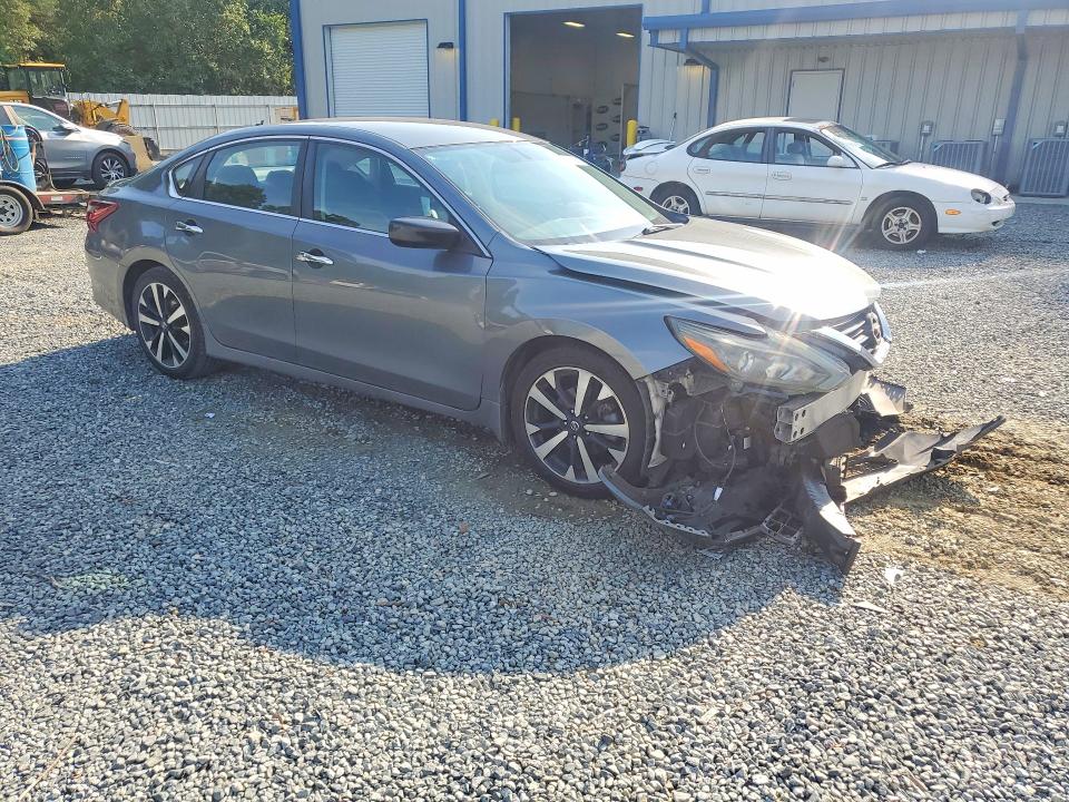 64979526 :رقم المزاد ، 1N4AL3AP7JC136110 vin ، 2018 Nissan Altima مزاد بيع