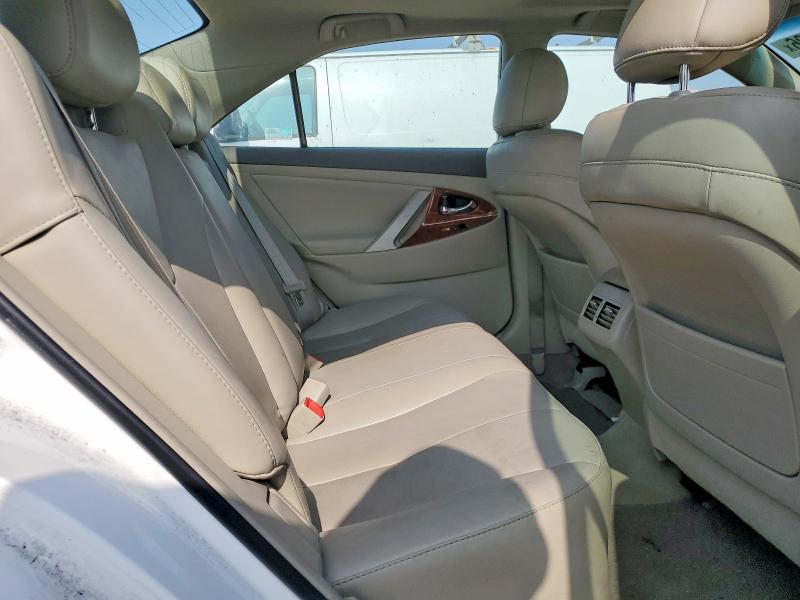 64450696 :رقم المزاد ، 4T1BF3EK1BU756947 vin ، 2011 Toyota Camry مزاد بيع