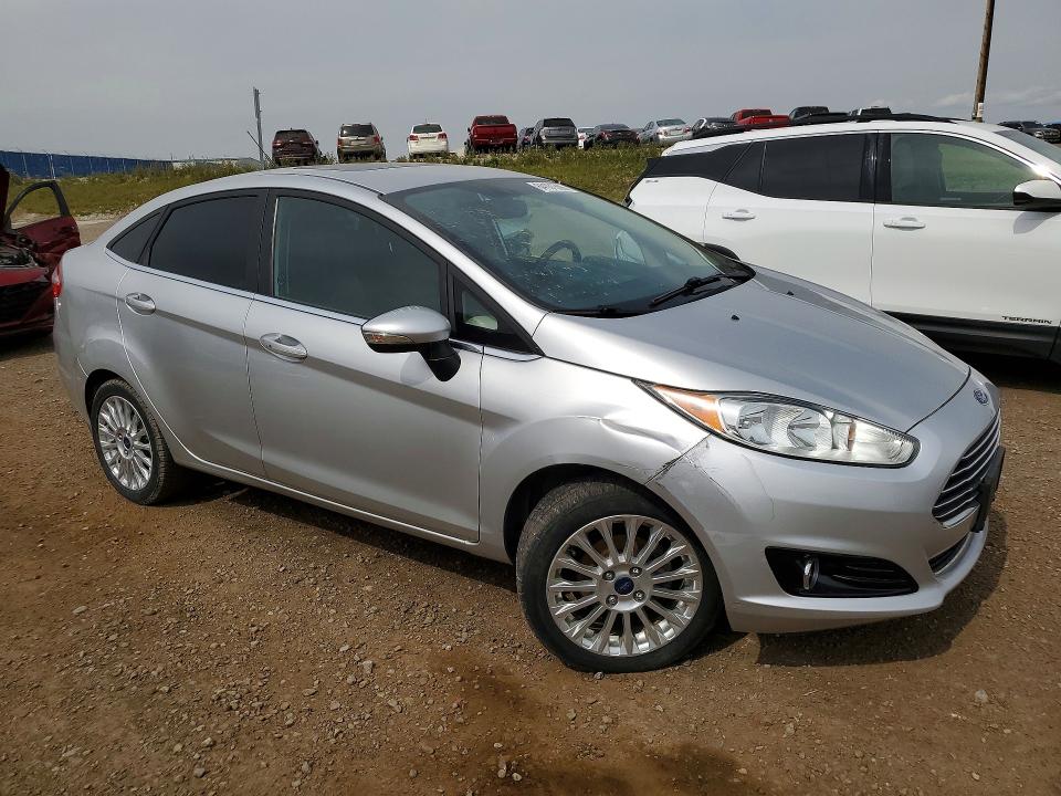 64101366 :رقم المزاد ، 3FADP4CJ7FM184146 vin ، 2015 Ford Fiesta مزاد بيع