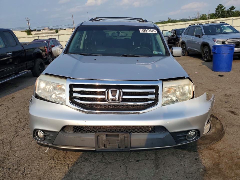 62918026 :رقم المزاد ، 5FNYF4H77FB067215 vin ، 2015 Honda Pilot مزاد بيع