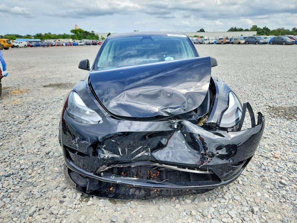 63913086 :رقم المزاد ، 7SAYGAEE9PF767014 vin ، 2023 Tesla Model Y مزاد بيع