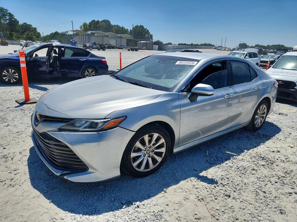 Auction sale of the 2019 Toyota Camry, vin: 4T1B11HK6KU819247, lot number: 67351776