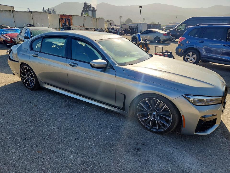 67105166 :رقم المزاد ، WBA7U2C01LBM62213 vin ، 2020 Bmw 750 مزاد بيع