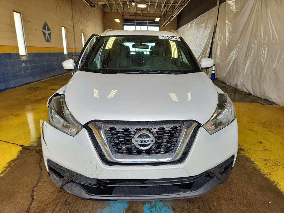 Продажа на аукционе авто 2019 Nissan Kicks, vin: 3N1CP5CU7KL542208, номер лота: 64647976