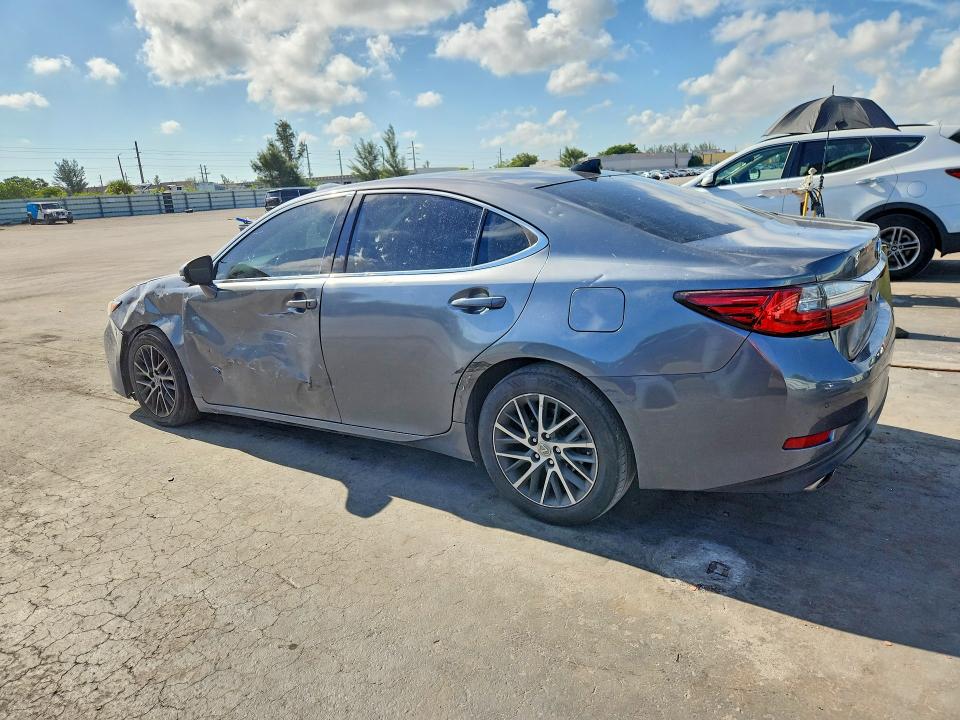 65646396 :رقم المزاد ، 58ABK1GG2HU079157 vin ، 2017 Lexus Es مزاد بيع
