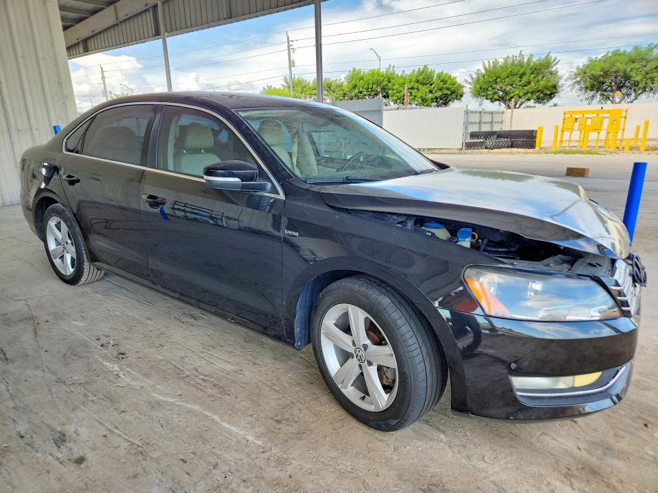 66238256 :رقم المزاد ، 1VWAT7A38FC110554 vin ، 2015 Volkswagen Passat مزاد بيع
