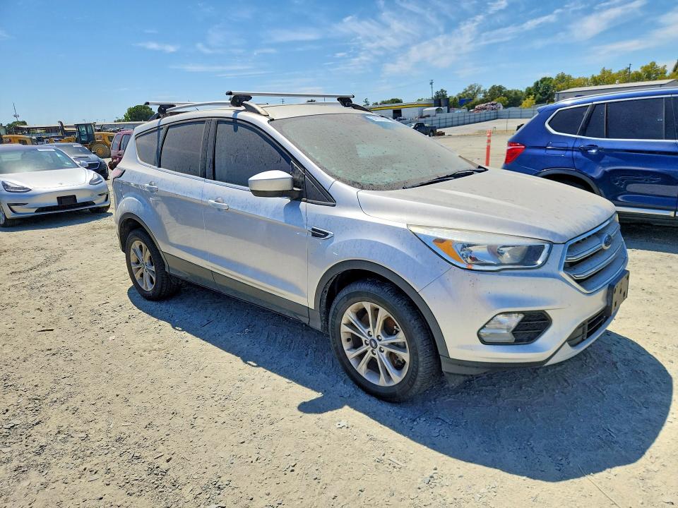 Aukcja sprzedaży 2017 Ford Escape, vin: 1FMCU9GD4HUE37465, numer aukcji: 64127996