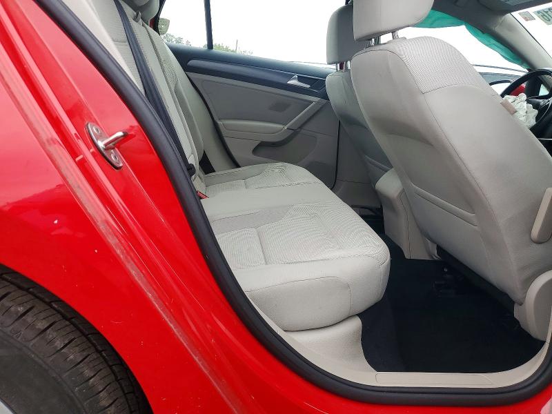 67240816 :رقم المزاد ، 3VWG17AU3JM255307 vin ، 2018 Volkswagen Golf مزاد بيع