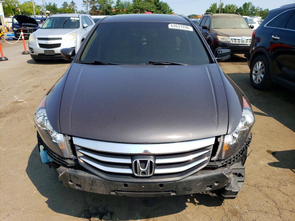 62637936 :رقم المزاد ، 1HGCP3F84BA013436 vin ، 2011 Honda Accord مزاد بيع