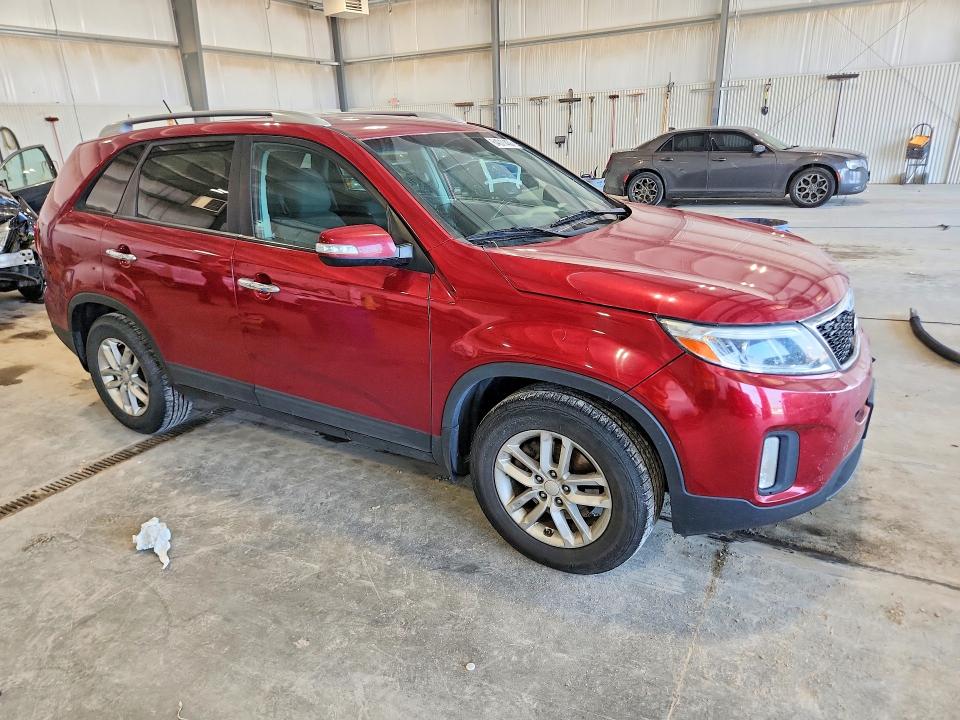64011436 :رقم المزاد ، 5XYKT4A66FG640114 vin ، 2015 Kia Sorento مزاد بيع