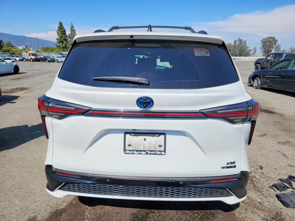 64838236 :رقم المزاد ، 5TDCRKEC1RS204317 vin ، 2024 Toyota Sienna مزاد بيع