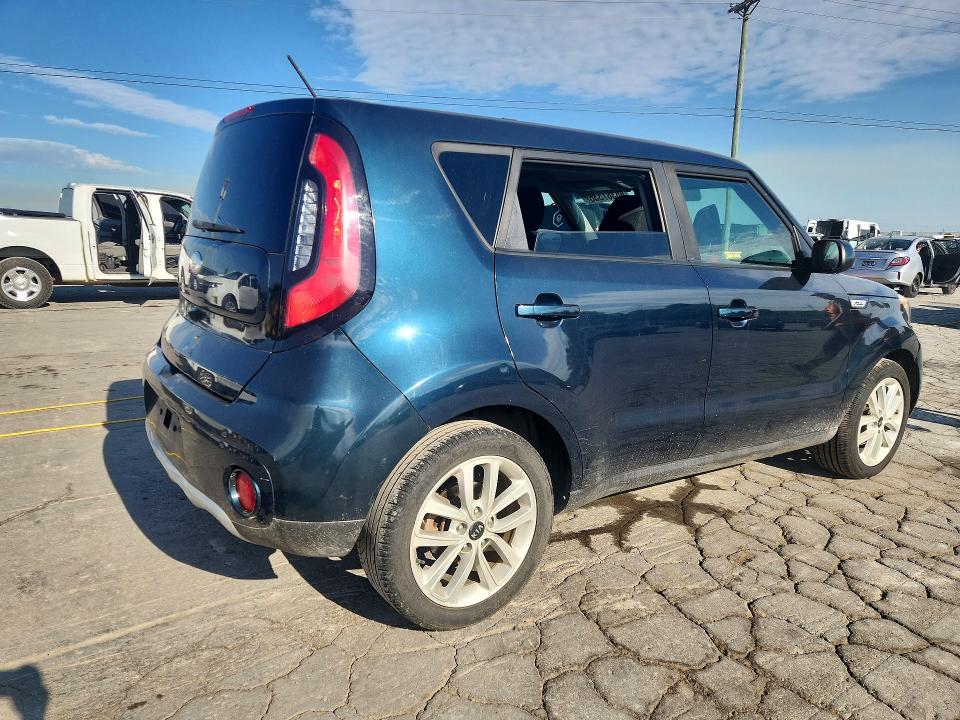 2017 Kia Soul მანქანა იყიდება აუქციონზე, vin: KNDJP3A51H7498725, აუქციონის ნომერი: 66387336