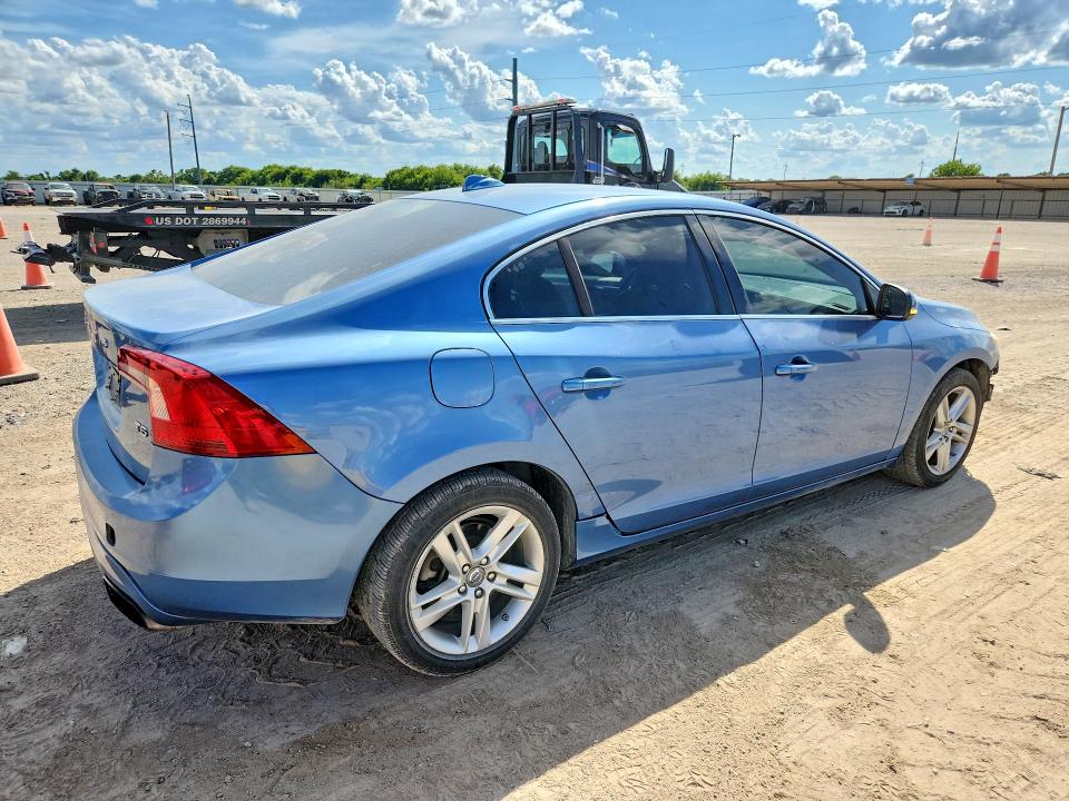 2015 Volvo S60 მანქანა იყიდება აუქციონზე, vin: YV126MFB3F1305285, აუქციონის ნომერი: 64496706