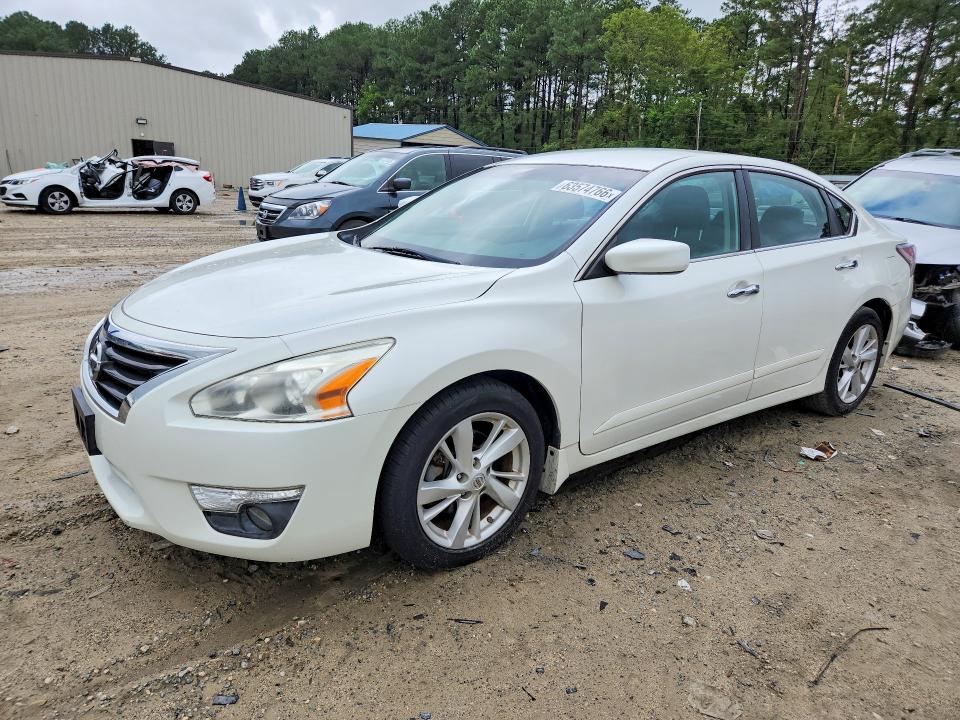 2015 Nissan Altima მანქანა იყიდება აუქციონზე, vin: 1N4AL3AP7FC197299, აუქციონის ნომერი: 63574766