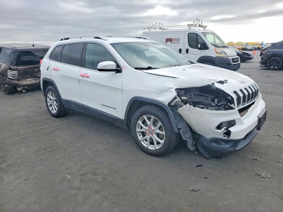 64927756 :رقم المزاد ، 1C4PJLCB2GW113692 vin ، 2016 Jeep Cherokee مزاد بيع