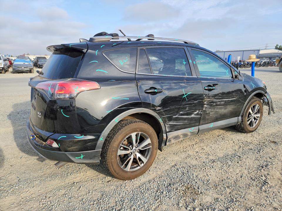 64241516 :رقم المزاد ، 2T3RFREV9HW605642 vin ، 2017 Toyota Rav4 مزاد بيع