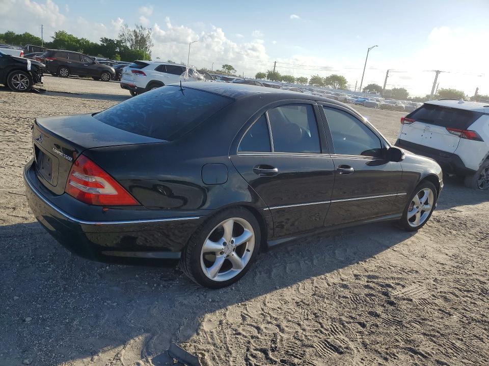 65194046 :رقم المزاد ، WDBRF40J05F654828 vin ، 2005 Mercedes-benz C مزاد بيع