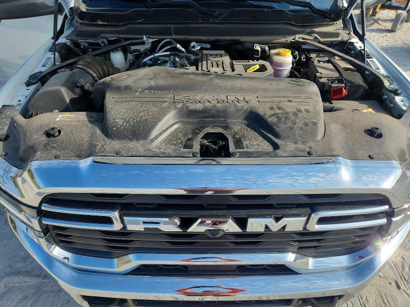 64360716 :رقم المزاد ، 3C7WRTCL1SG521981 vin ، 2025 Ram 3500 مزاد بيع