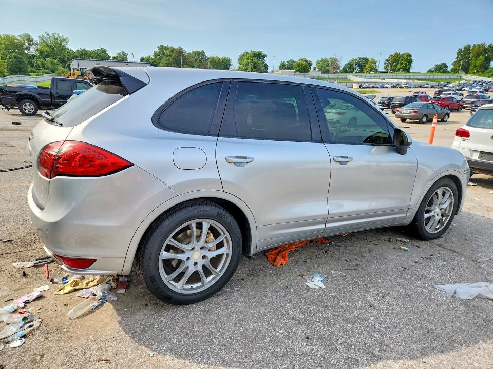 64794006 :رقم المزاد ، WP1AA2A2XCLA07214 vin ، 2012 Porsche Cayenne مزاد بيع