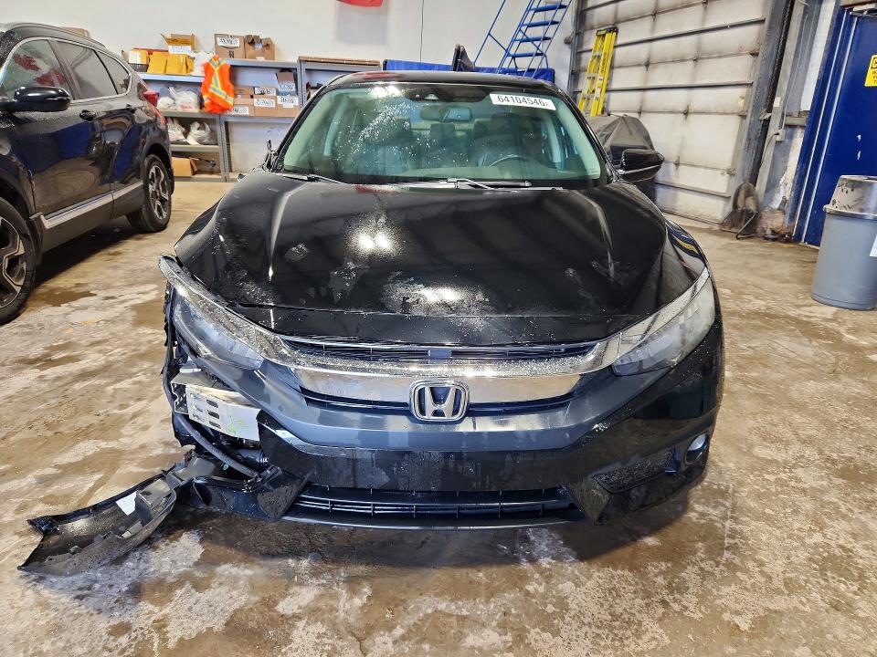 64104546 :رقم المزاد ، 2HGFC1F96HH100299 vin ، 2017 Honda Civic مزاد بيع