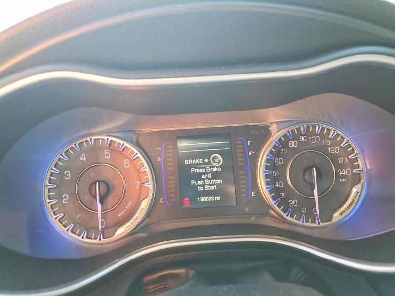 Продаж на аукціоні авто 2015 Chrysler 200, vin: 1C3CCCAB2FN608253, номер лоту: 64042626