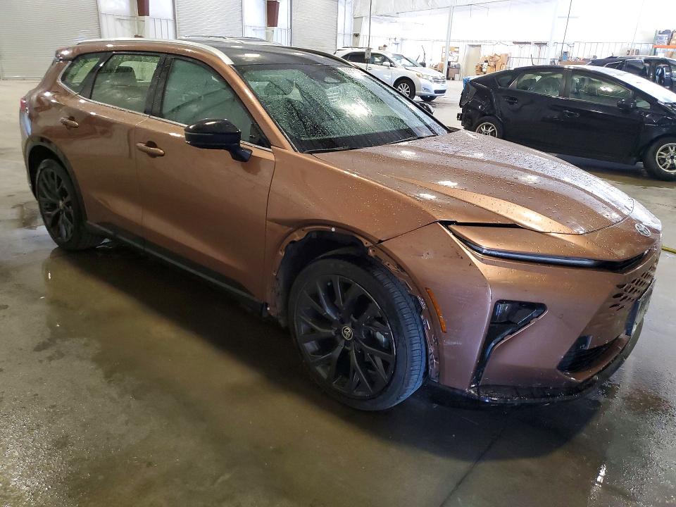 63382106 :رقم المزاد ، JTDACAAJ8S3029949 vin ، 2025 Toyota Crown Signia مزاد بيع