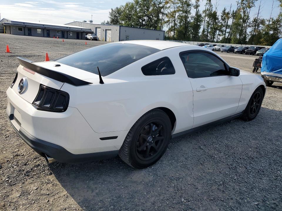 67406366 :رقم المزاد ، 1ZVBP8AM1B5137293 vin ، 2011 Ford Mustang مزاد بيع