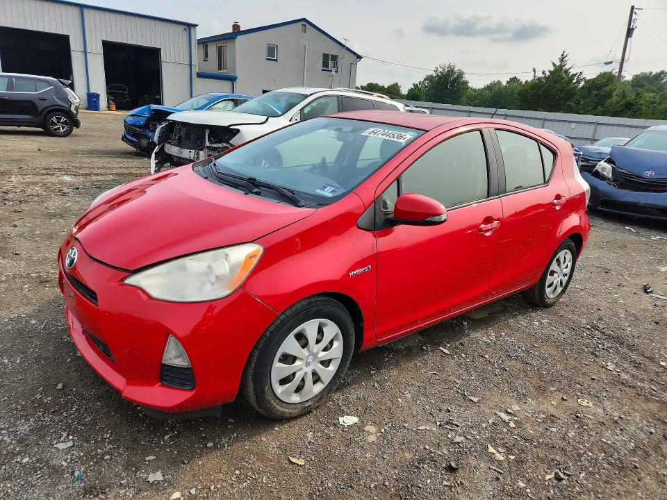 2013 Toyota Prius C მანქანა იყიდება აუქციონზე, vin: JTDKDTB31D1057250, აუქციონის ნომერი: 64744536
