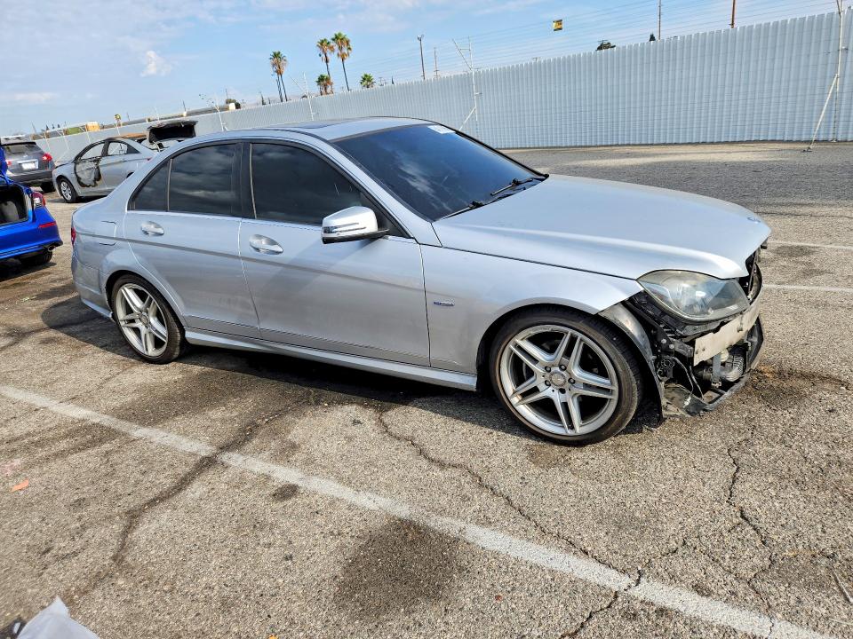 Продаж на аукціоні авто 2012 Mercedes-benz C, vin: WDDGF4HBXCA615864, номер лоту: 64518996